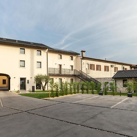 Portone180 Guest House Roveredo in Piano Exterior photo