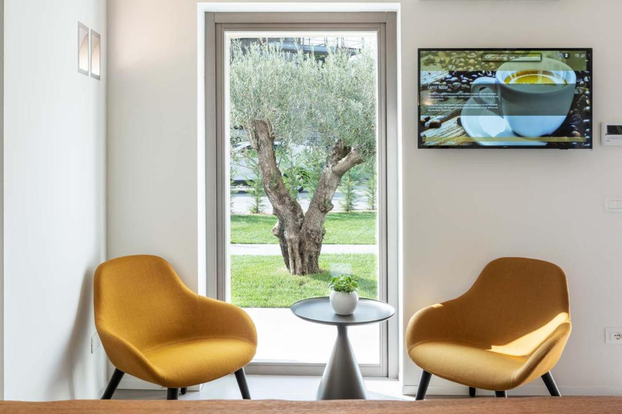 Portone180 Guest House Roveredo in Piano Exterior photo