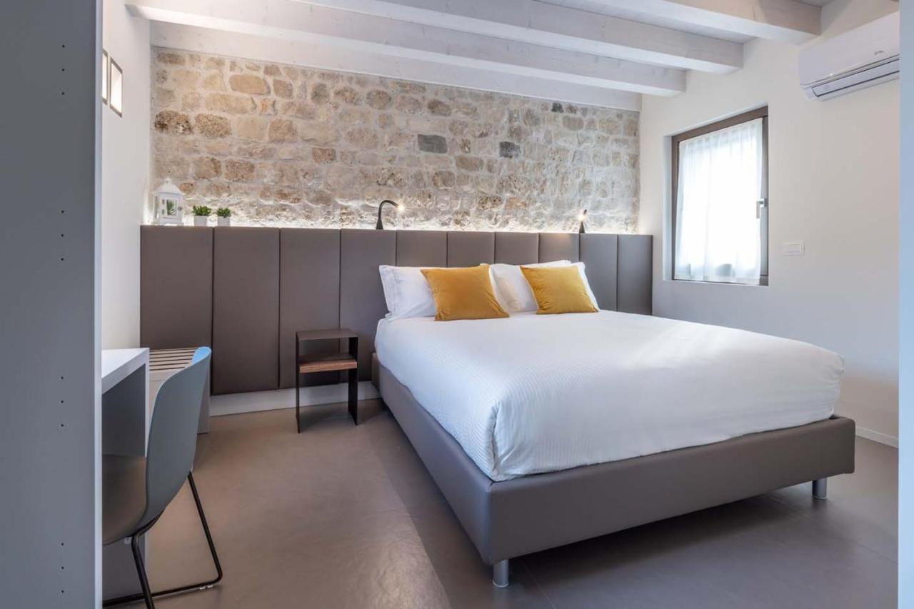 Portone180 Guest House Roveredo in Piano Exterior photo