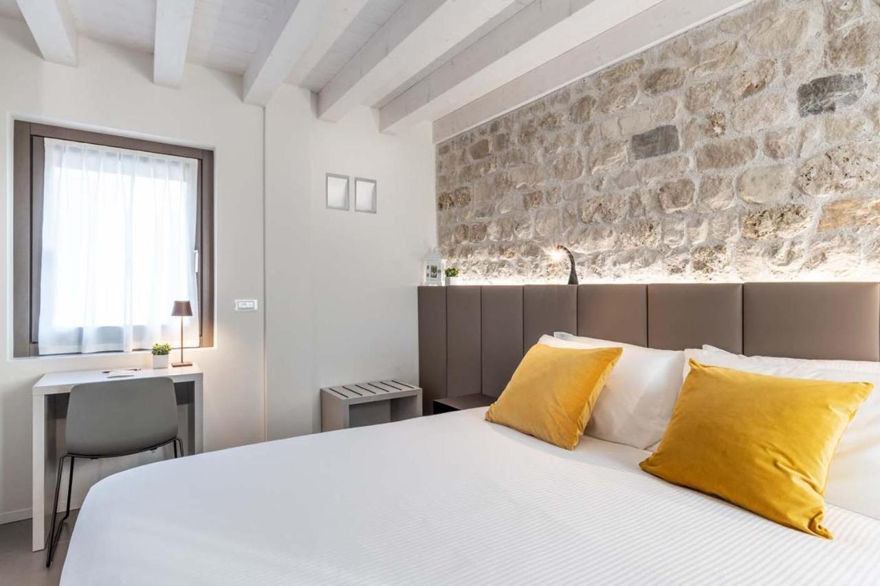 Portone180 Guest House Roveredo in Piano Exterior photo